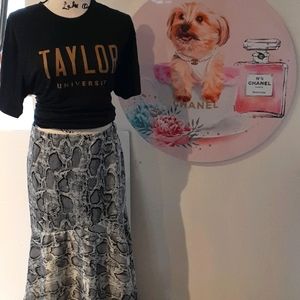 Snake print Midi skirt Med NWT